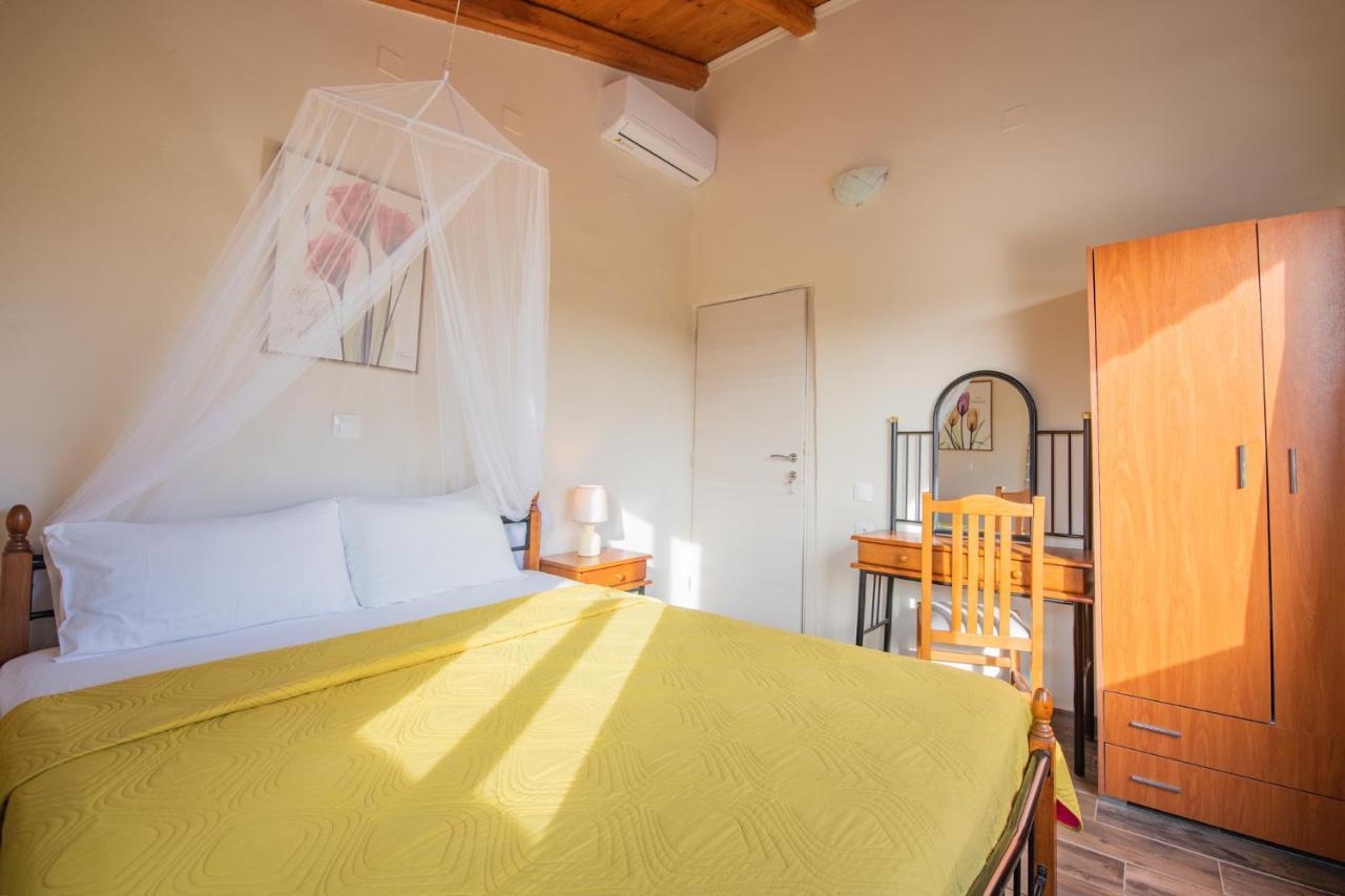 Villa Stelios Stone House Sinarades Kouramádes Esterno foto