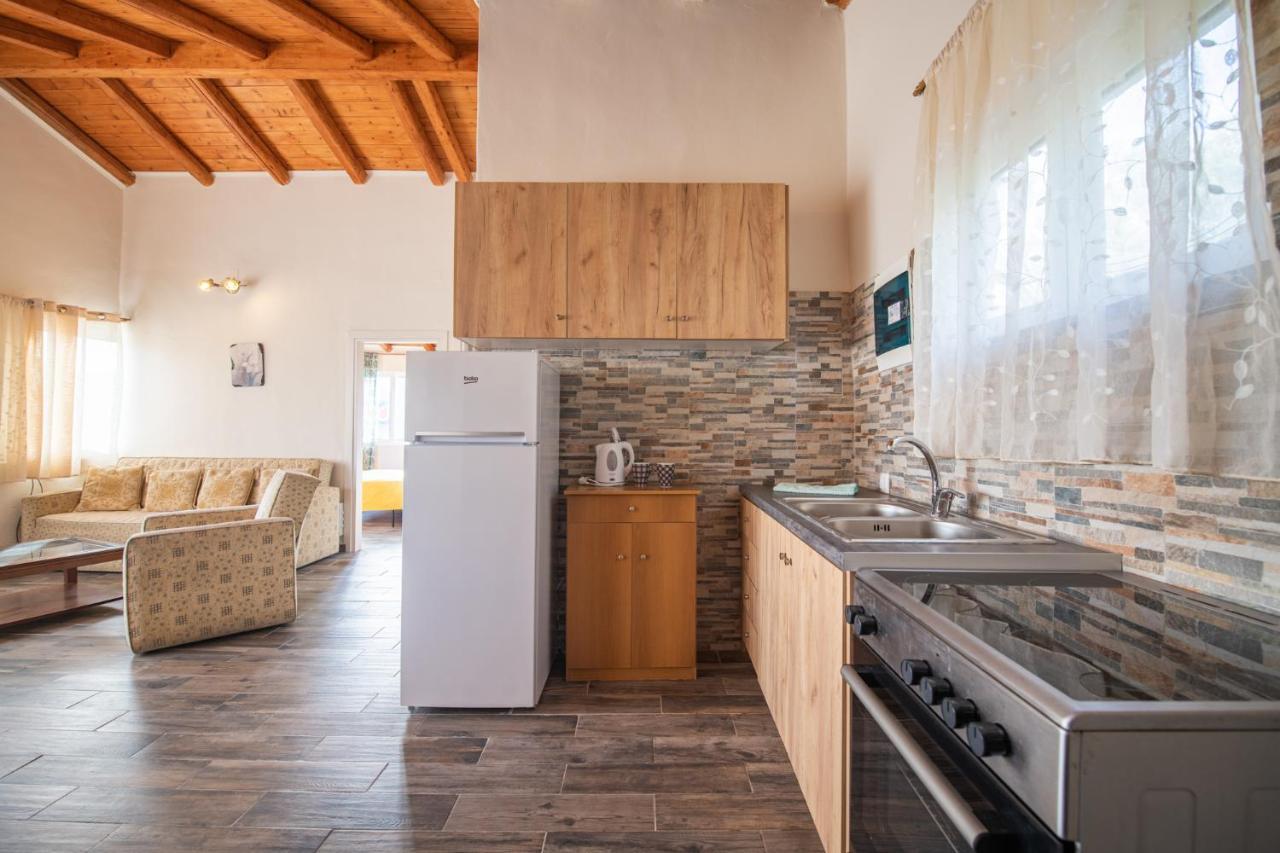 Villa Stelios Stone House Sinarades Kouramádes Esterno foto