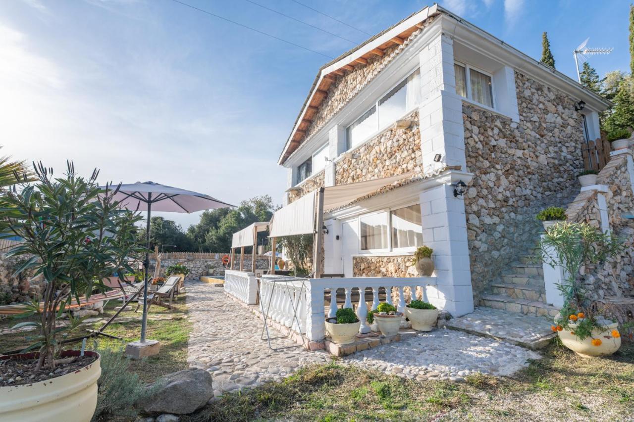 Villa Stelios Stone House Sinarades Kouramádes Esterno foto