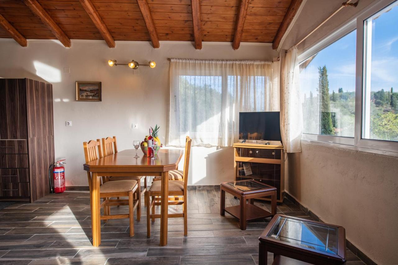 Villa Stelios Stone House Sinarades Kouramádes Esterno foto